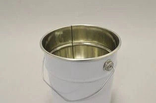 Round 16L Open Head Pail With Unlined Interior And White Metal Handle
